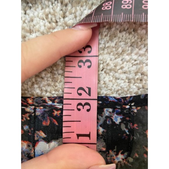 Michael David Woman’s Flutter Sleeve Floral Long Lightweight Blouse Top Size Sma - Picture 7 of 7